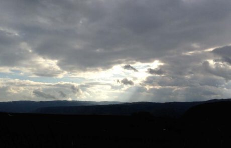 Die Sonne bahnt sich ihren Weg