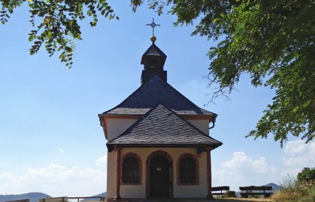 Kapelle auf der Kleinen Kalmit