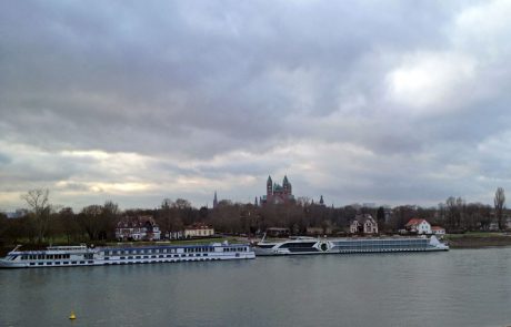 Auf der Salierbrücke
